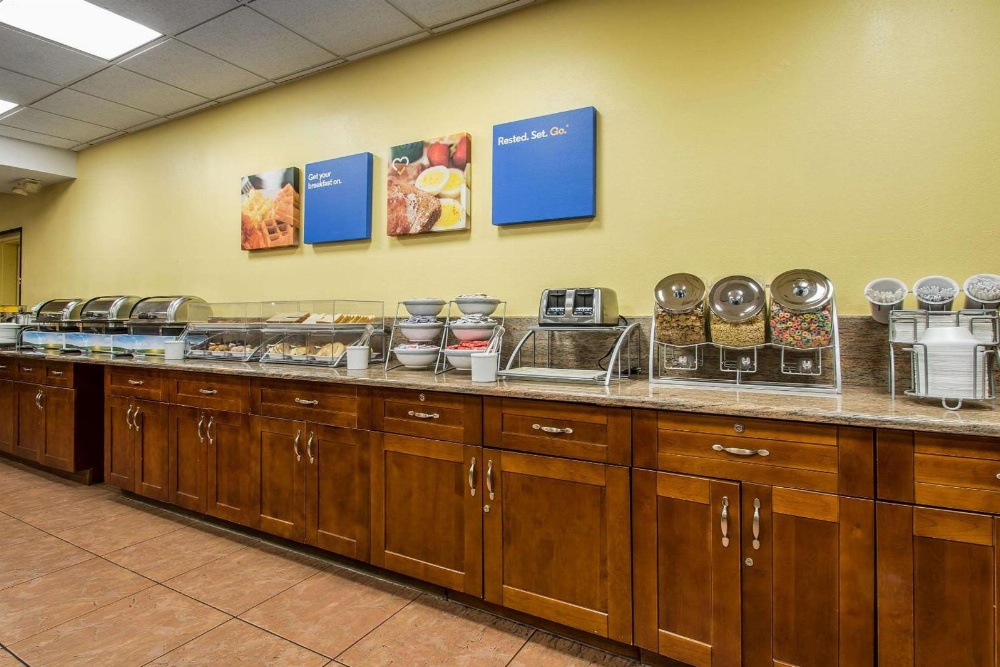 Comfort Inn & Suites Kissimmee By the Parks Main image