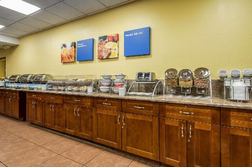 Comfort Inn & Suites Kissimmee By the Parks image 2