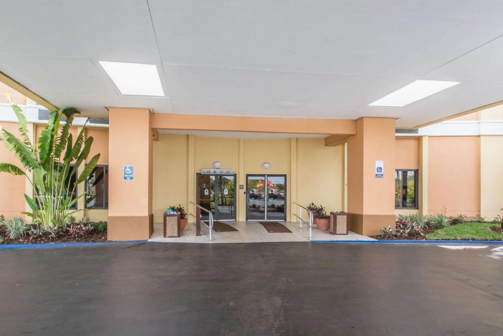 Comfort Inn & Suites Kissimmee By the Parks Image 10