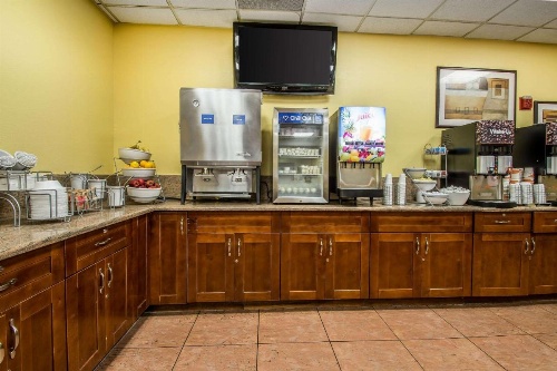 Comfort Inn & Suites Kissimmee By the Parks image 18